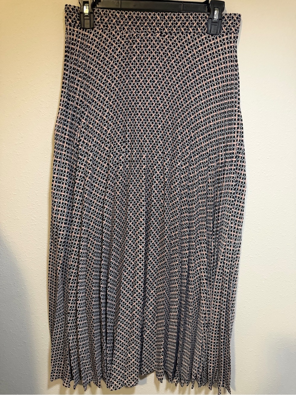 Max Studio Black and Light Pink Geometric Pleated Midi Skirt
